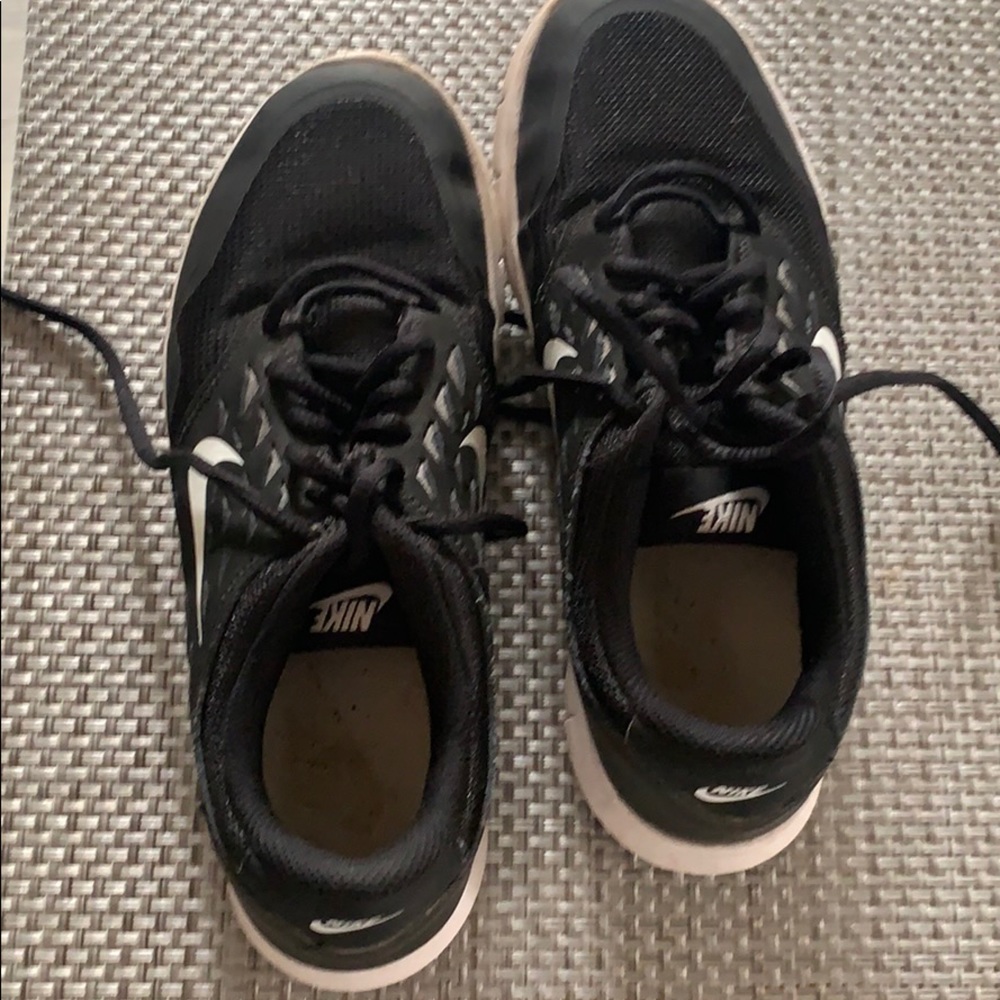 Nike tennishoes
